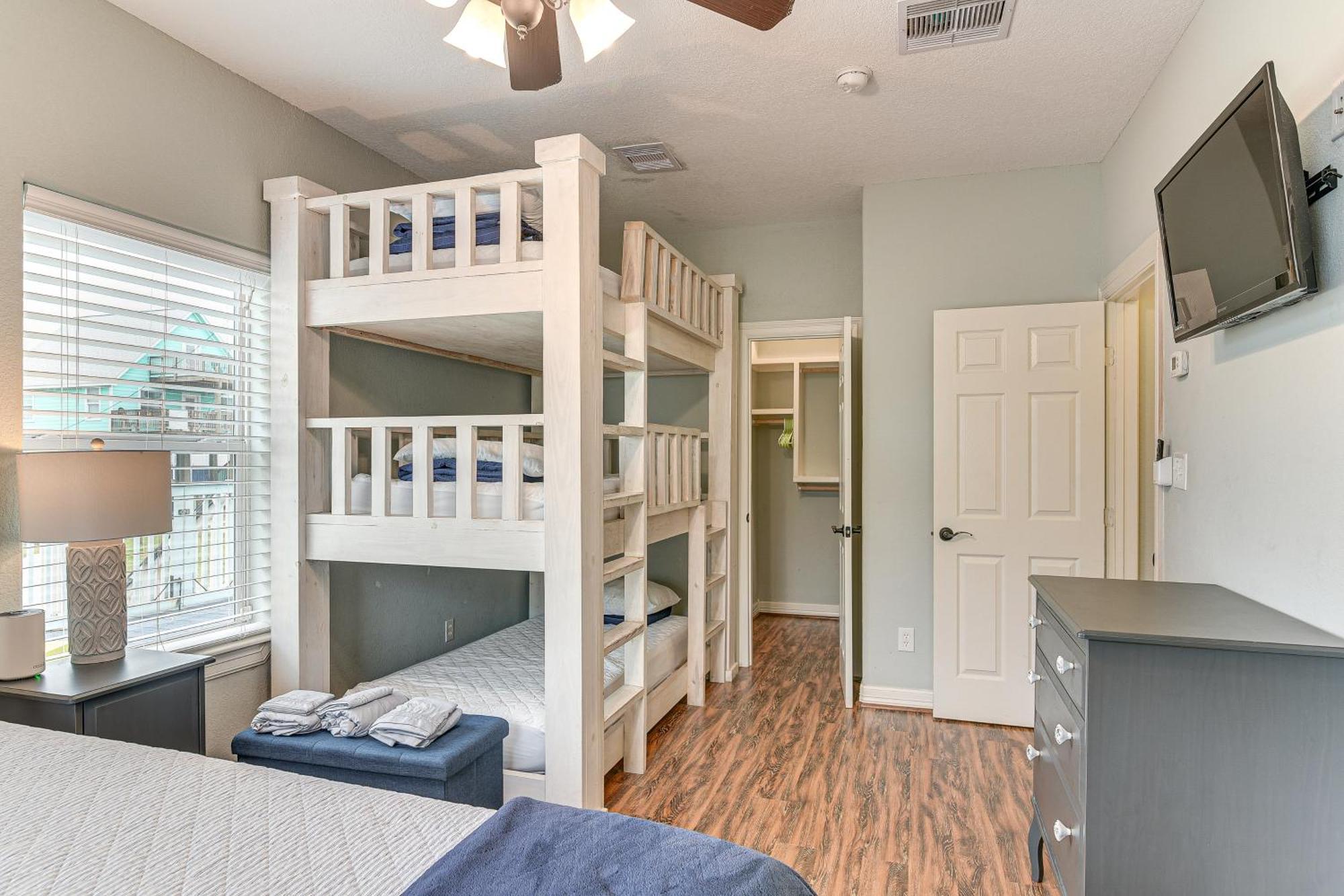 Large Group Gulf Retreat, Steps To Surfside Beach! Exterior photo
